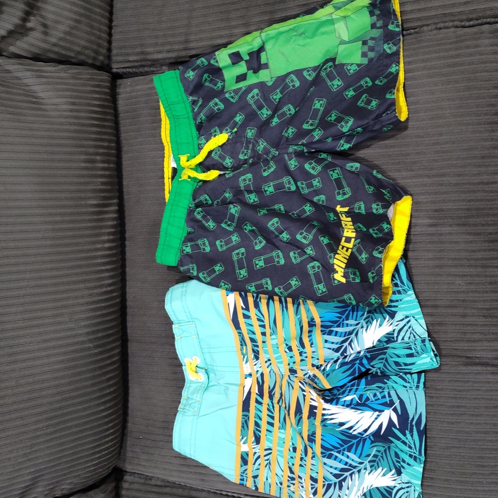 Boys swim trunks XS (4/5)